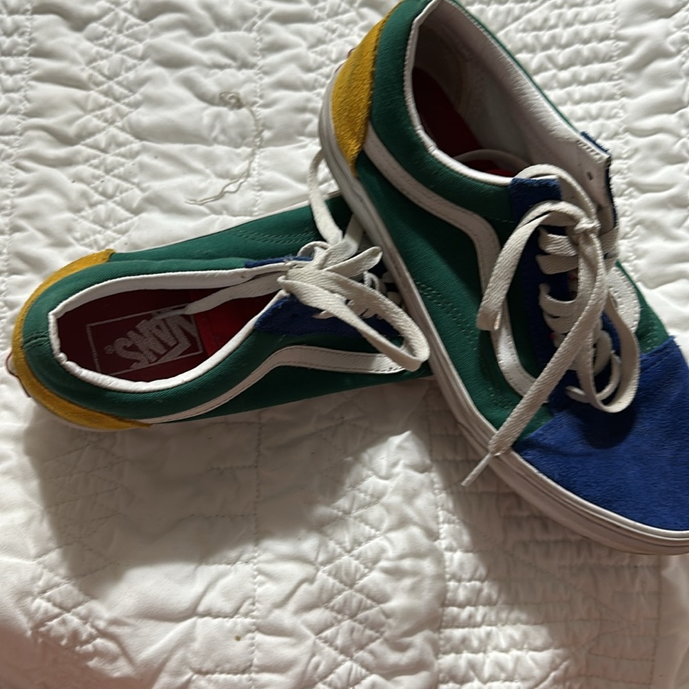 Colored vans - Picture 7 of 8
